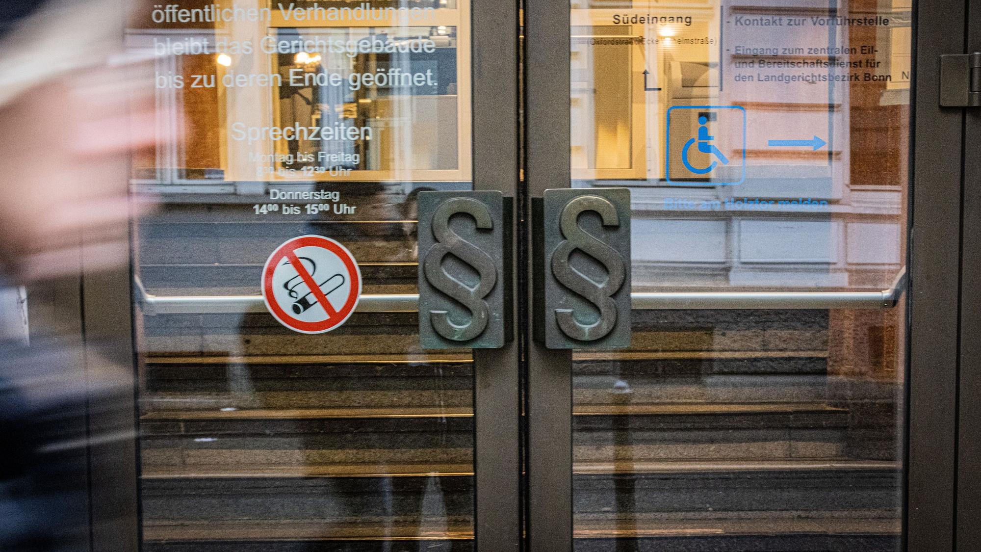 Der Eingang zum Landgericht in Bonn