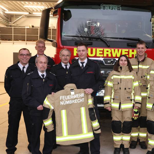 Übergabe Einsatzbekleidung Fw Nümbrecht