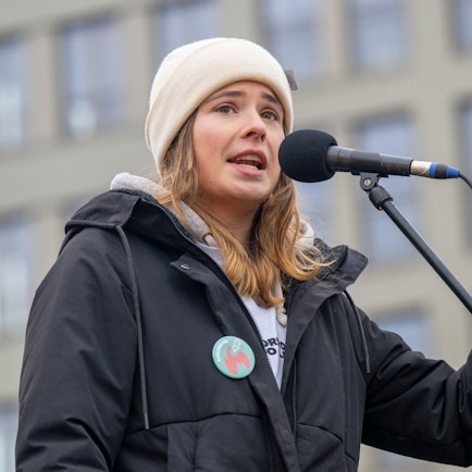 Klimaschutz-Aktivistin Luisa Neubauer spricht während einer Kundgebung von Fridays for Future.