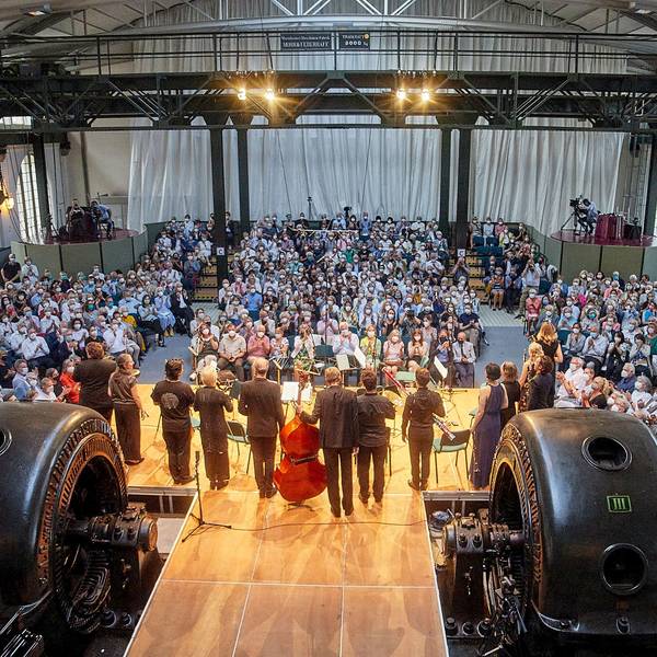 20.6.2022 Vor ausverkauftem Haus fand im Jugendstilkraftwerk in Heimbach der Eröffnungsabend der Spannungen statt.