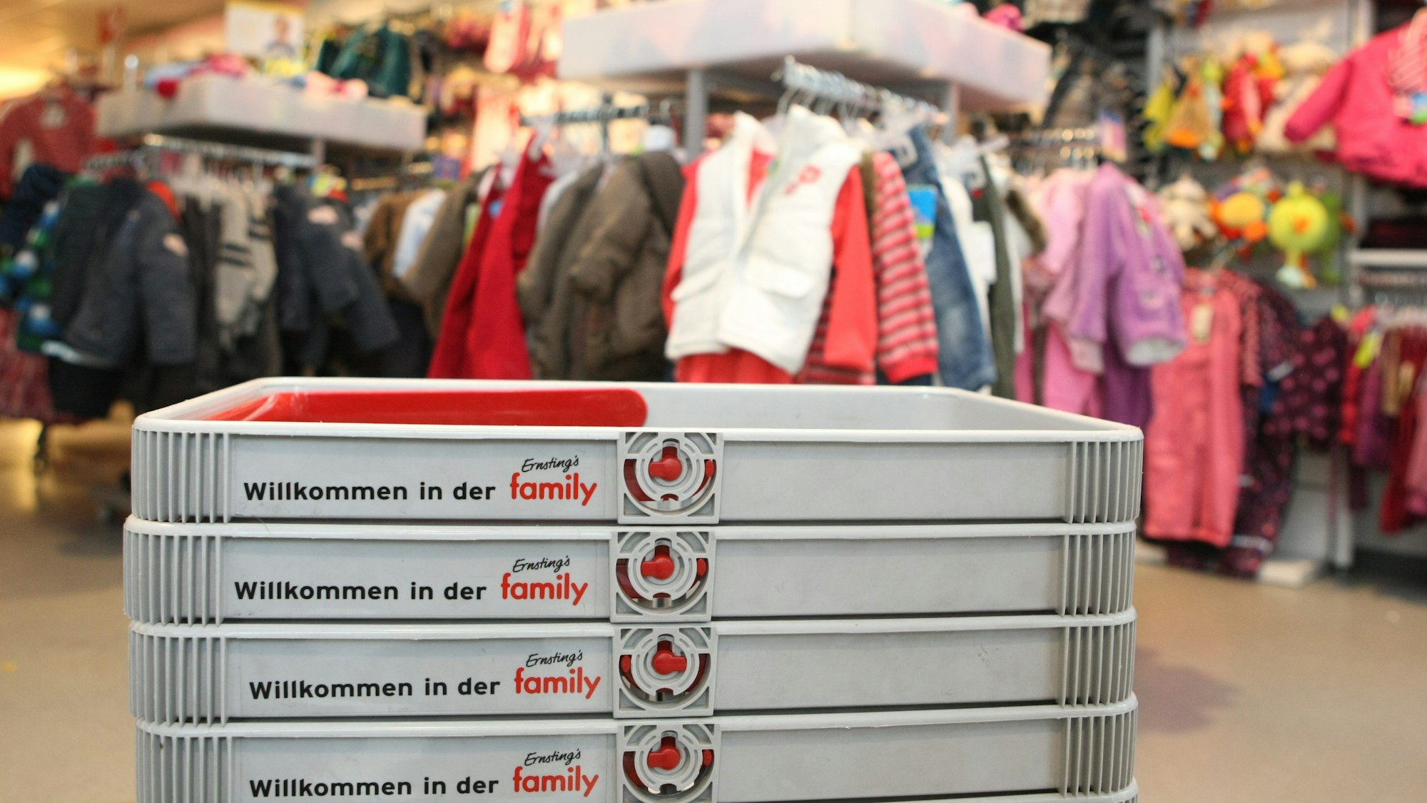 Das Foto zeigt eine Filiale von Ernsting's Family.