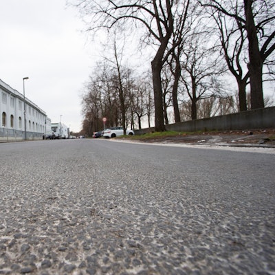 Die Alfred-Schütte-Allee in Köln Poll