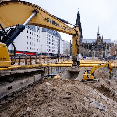 Seit dem Frühjahr stehen die Bagger in der Baugrube des Laurenz Carré still.