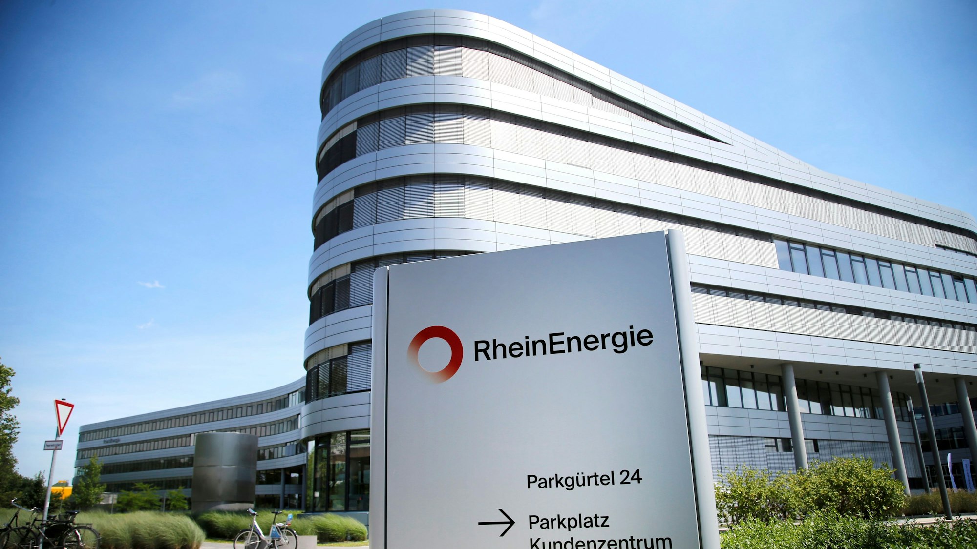 Rheinenergie-Zentrale im Parkgürtel in Köln