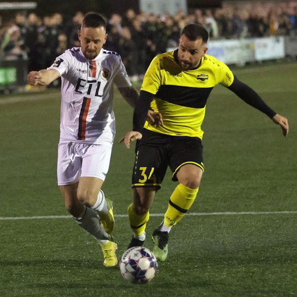 Pokalfight in Hohkeppel: Niklas May gegen Tayfun Petuerk.