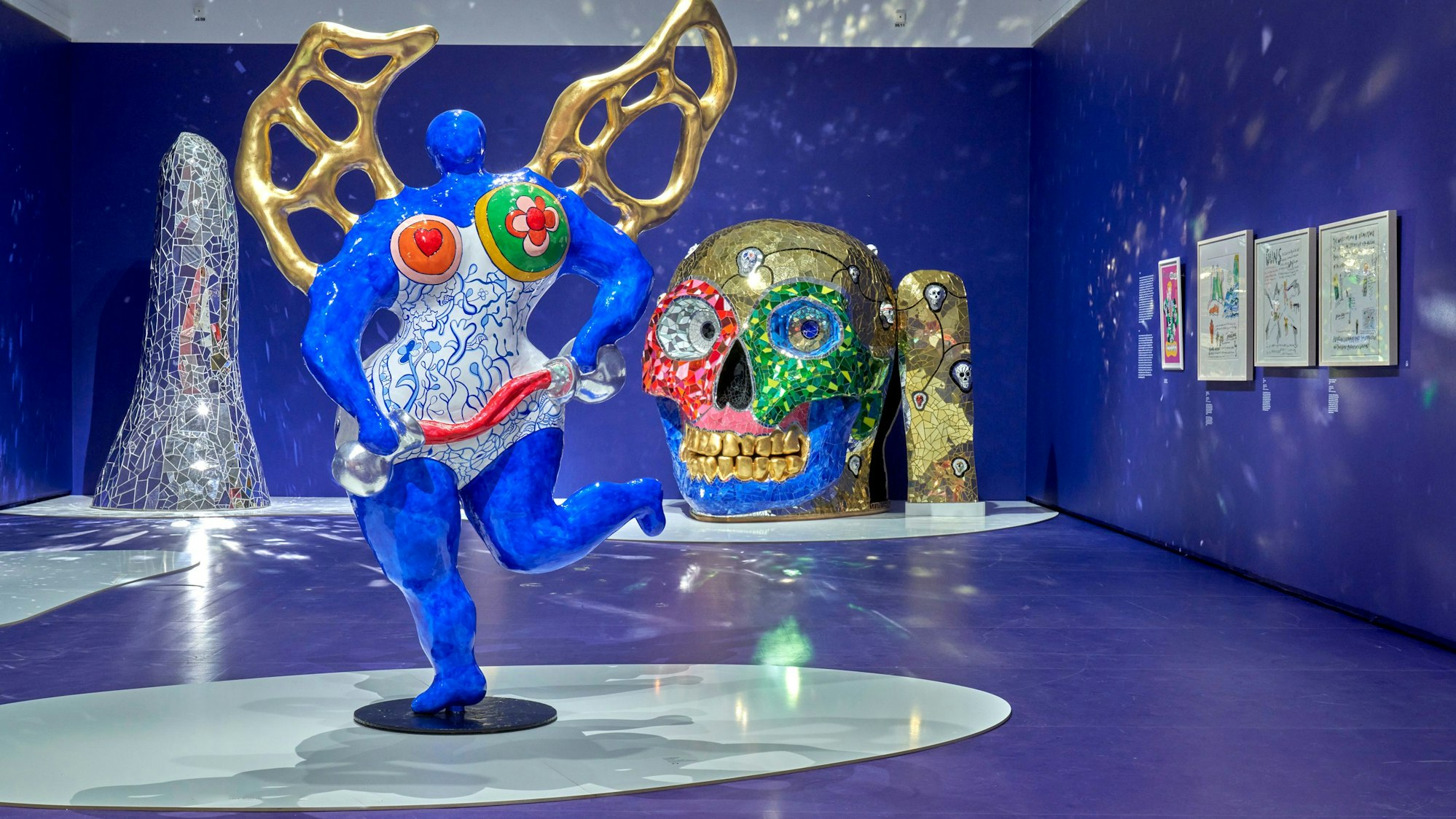Skulpturen Niki de Saint Phalles in der Frankfurter Schirn.