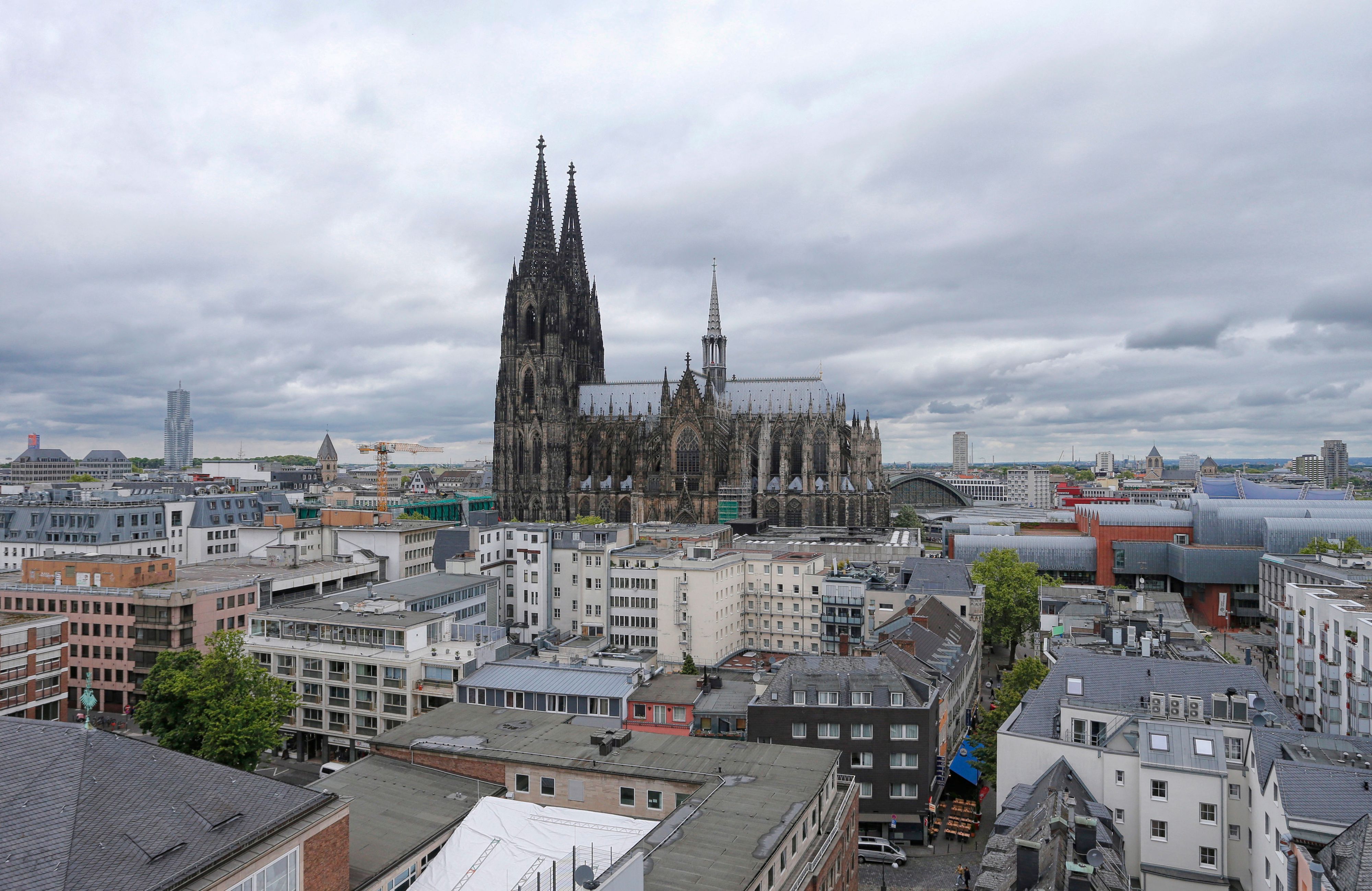 Blick vom Turm des Historischen Rathaus auf das Stadtpanorama von Köln