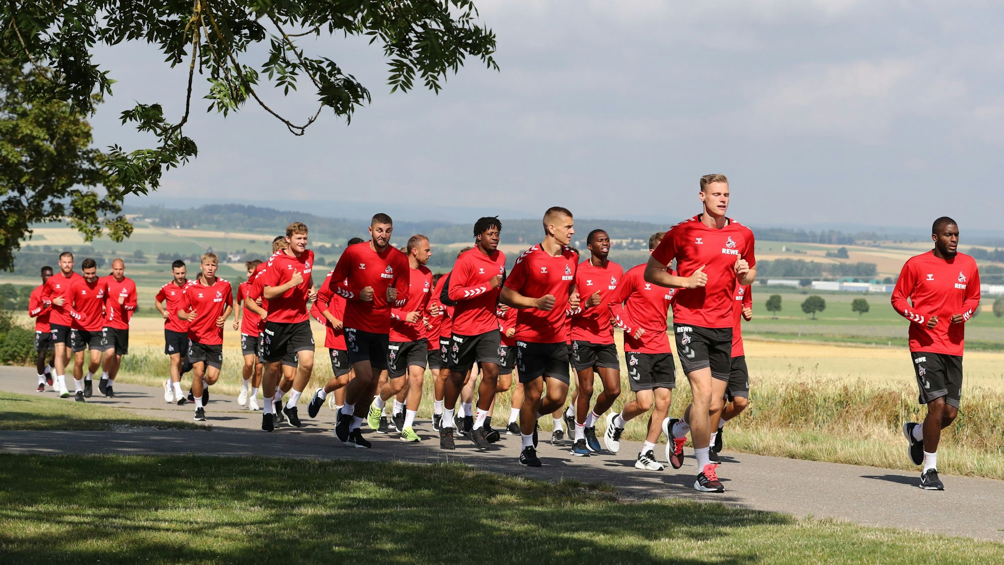 1. FC Köln, Trainingslager Donaueschingen, Auslaufen auf einer Runde um den Golfplatz am Hotel (1. FC Köln), 10.07.2022, Bild: Herbert Bucco