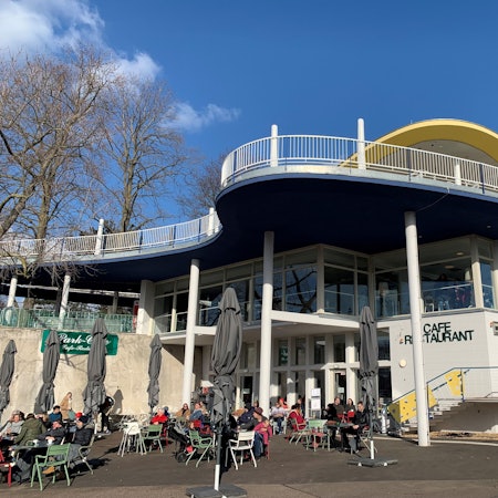 Das Park-Café im Deutzer Rheinpark.