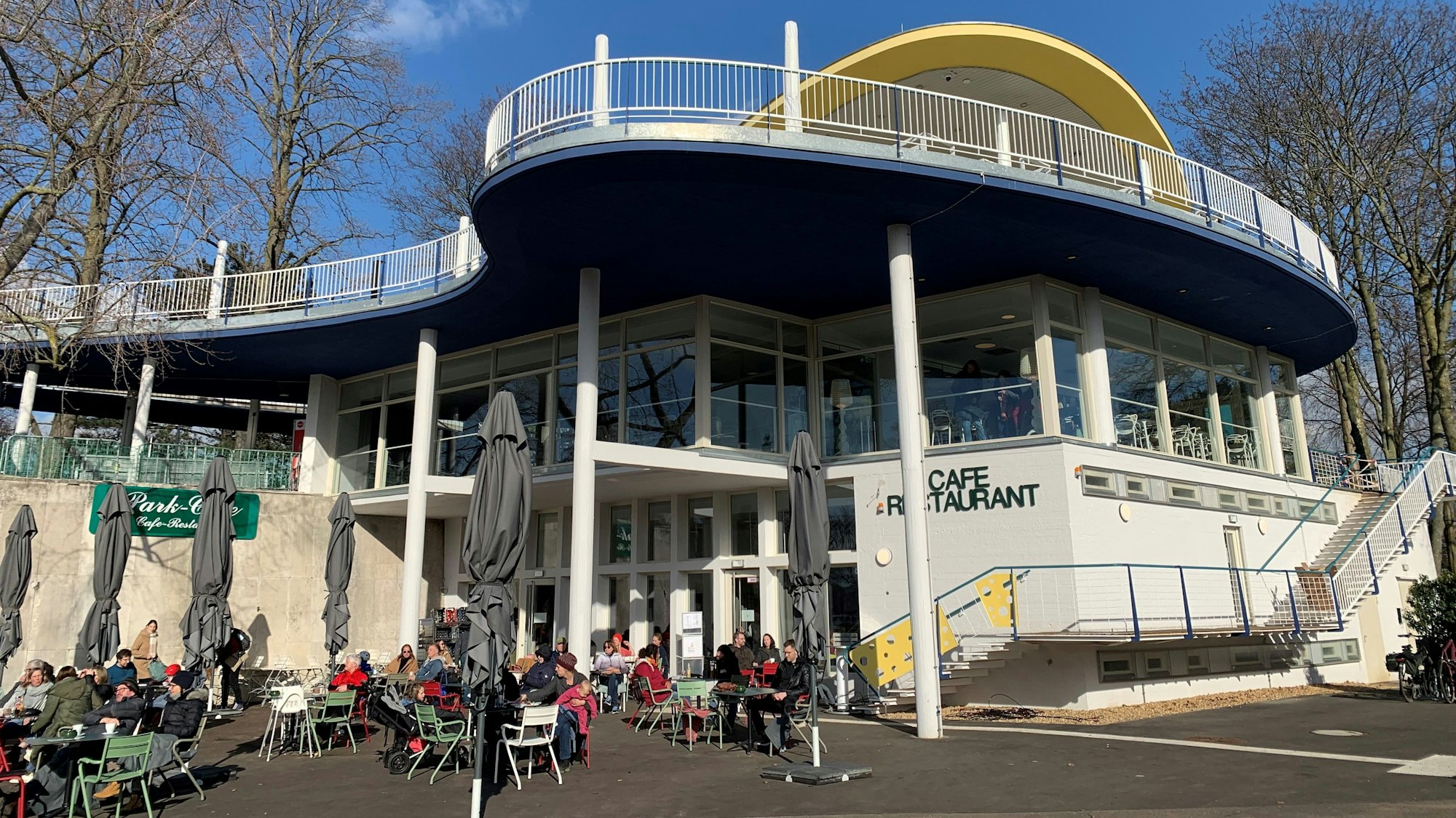 Das Park-Café im Deutzer Rheinpark.