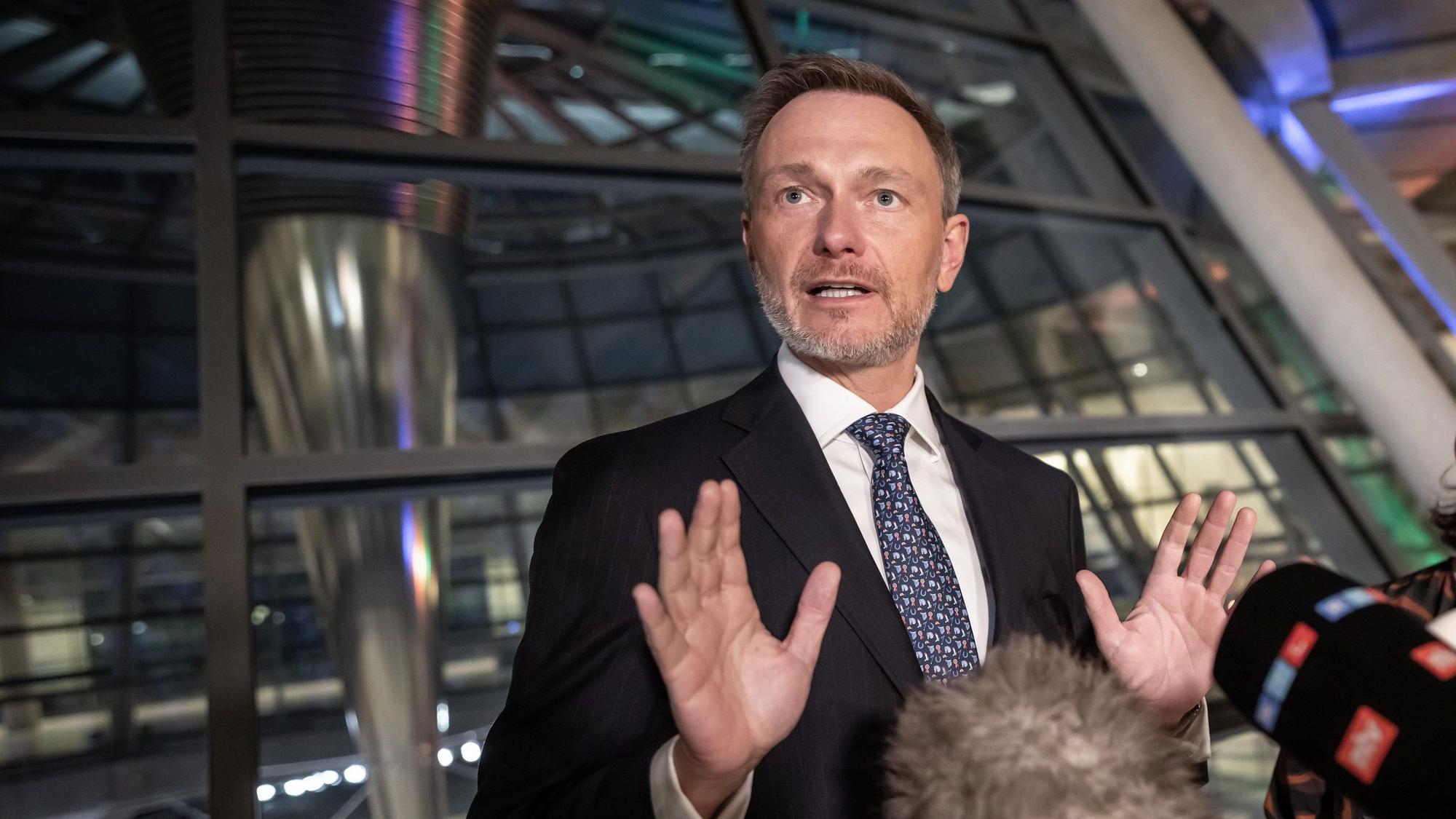 Christian Lindner spricht im Bundestag.