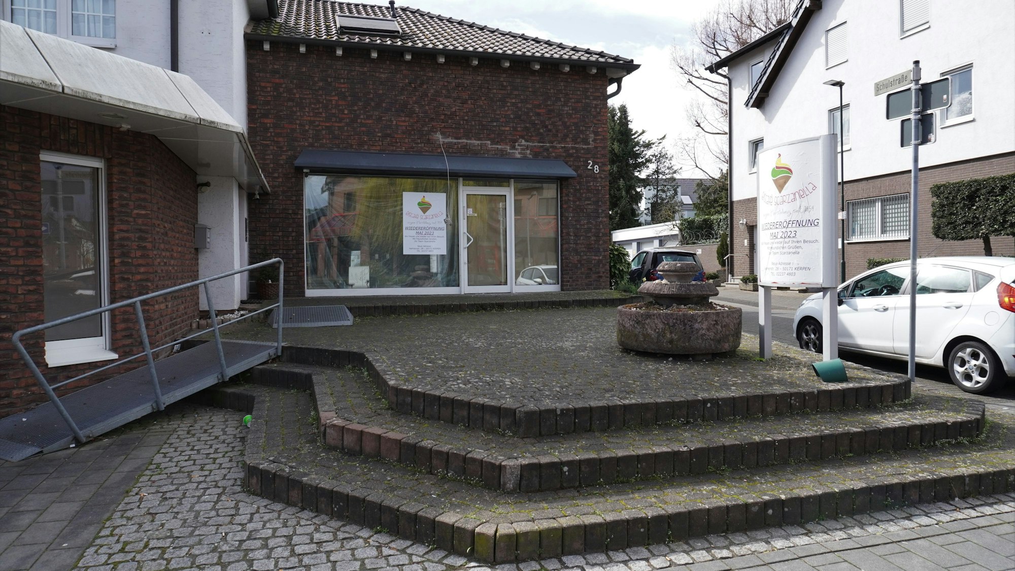 Außenansicht des ehemaligen Eiscafés Scarzanella.