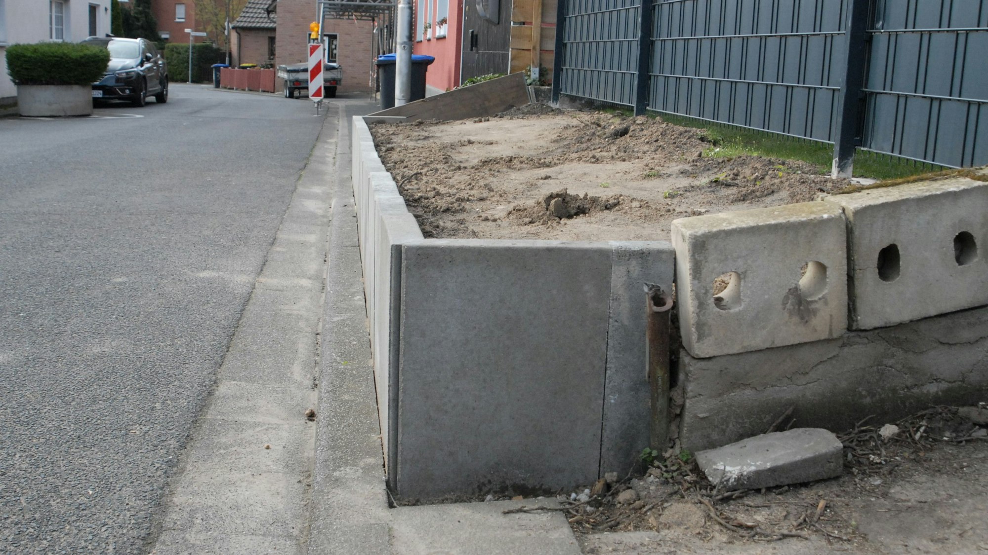 Der Hang an der Sandstraße musste stabilisiert werden.