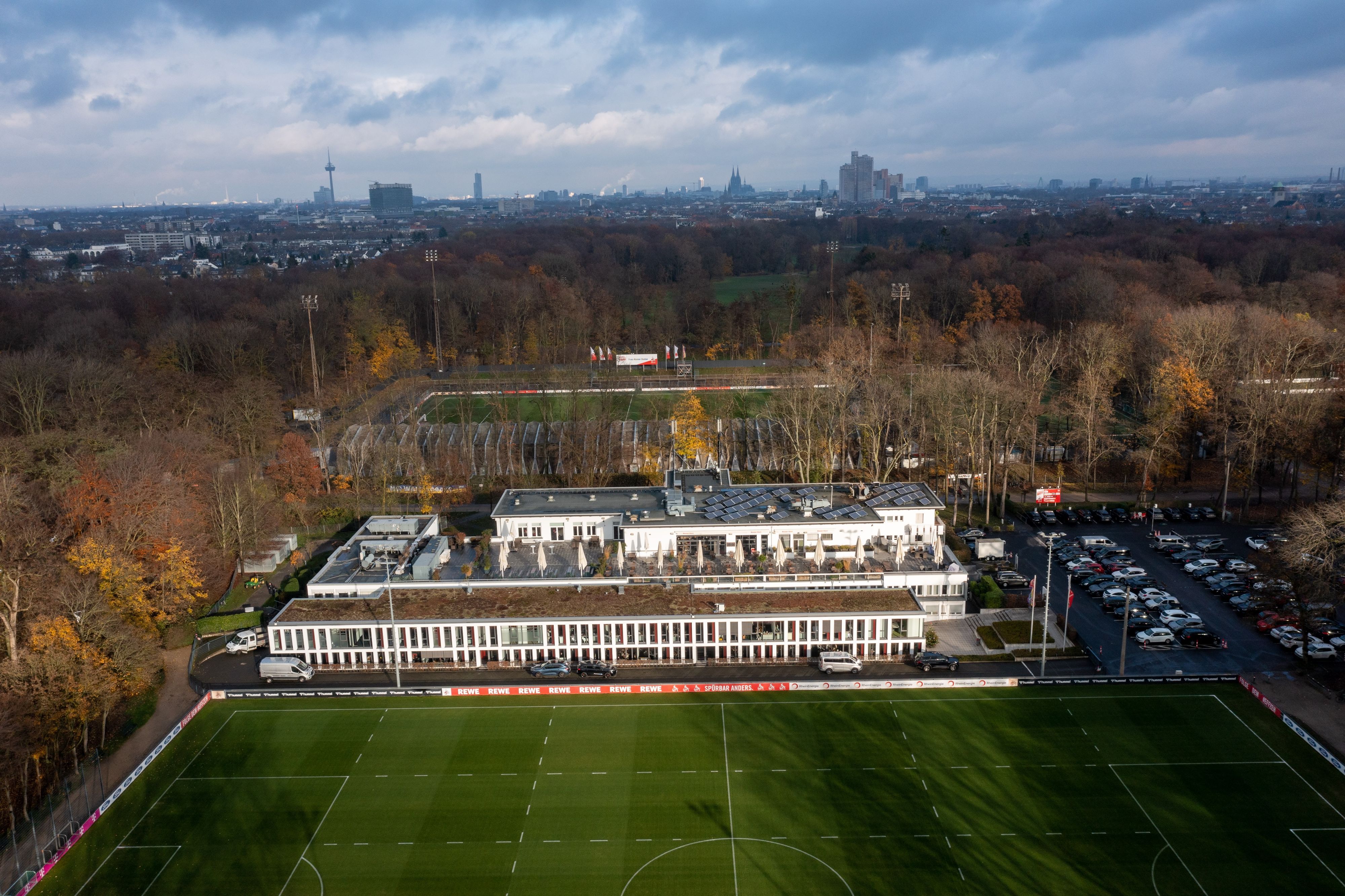 Blick auf das Geißbockheim des 1.FC Köln.
