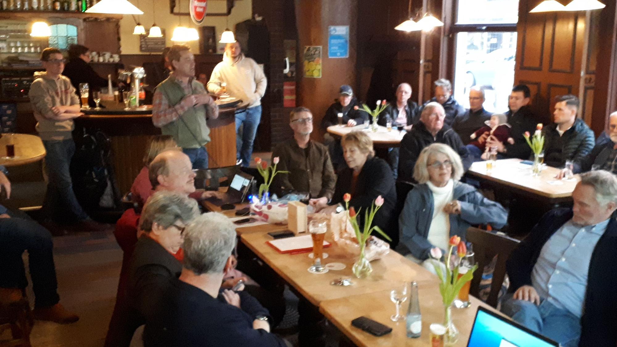 Der Fährkultur-Verein tagt in einer Gaststätte.