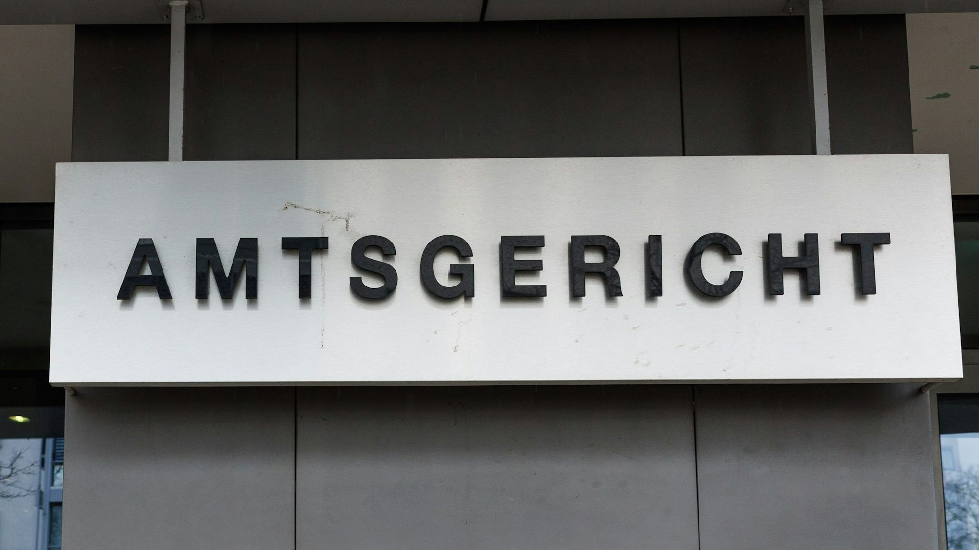 Blick auf den Eingang vom Amtsgericht. (Symbolbild)