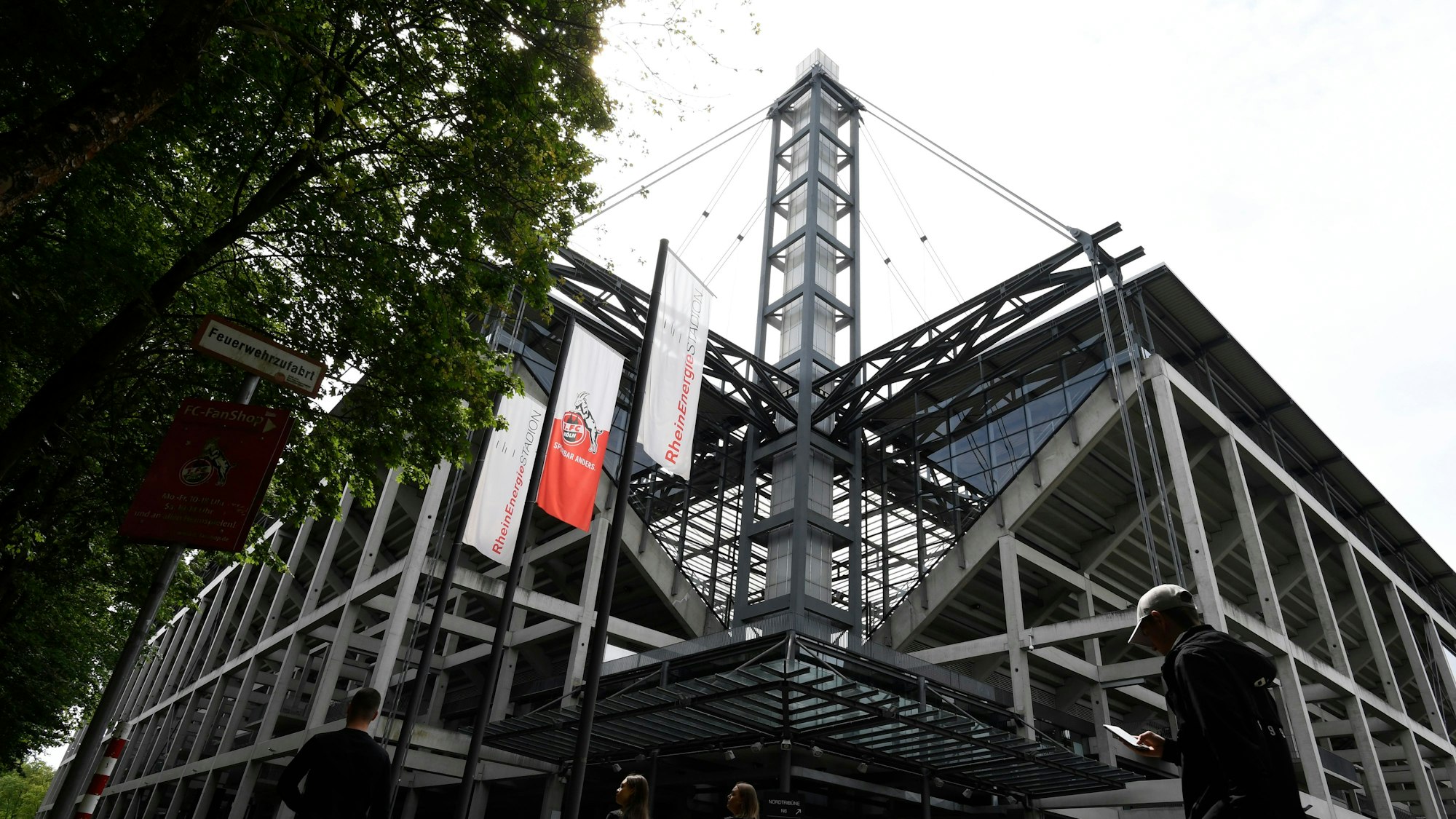 Außenansicht des Rhein-Energie-Stadions.