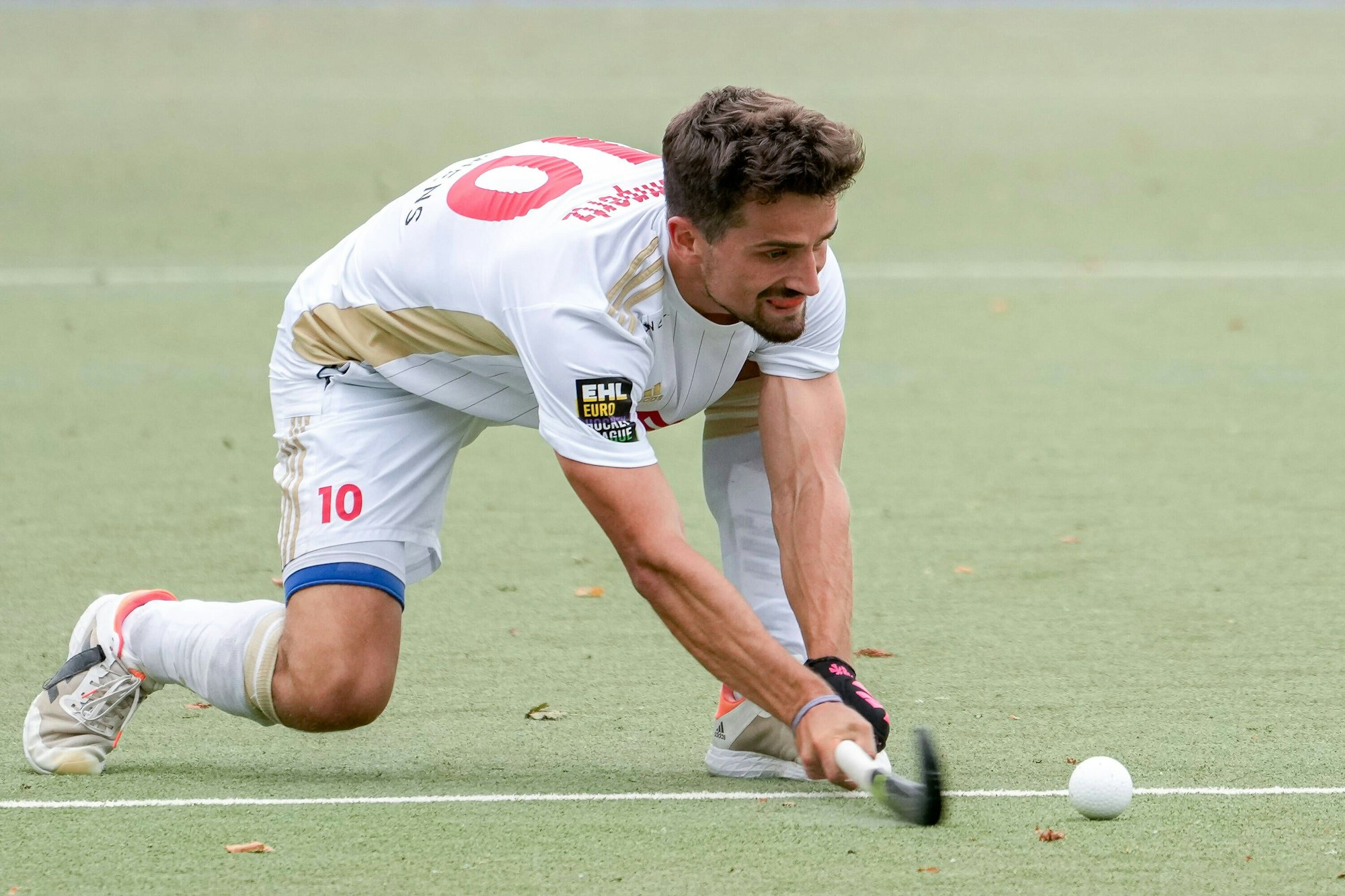 Moritz Trompertz KTHC, 10, am Ball, Freisteller, Ganzkörper, Einzelbild, Einzelfoto, Aktion, Action, 19.08.2022, Mannheim Deutschland, Hockey, SummerCup 2022, Herren, Rot-Weiss Köln - KHC Dragons *** Moritz Trompertz KTHC, 10 , on the ball, crop, full body, single image, single photo, action, action, 19 08 2022, Mannheim Germany , Hockey, SummerCup 2022, Men, Rot Weiss Köln KHC Dragons xozx
