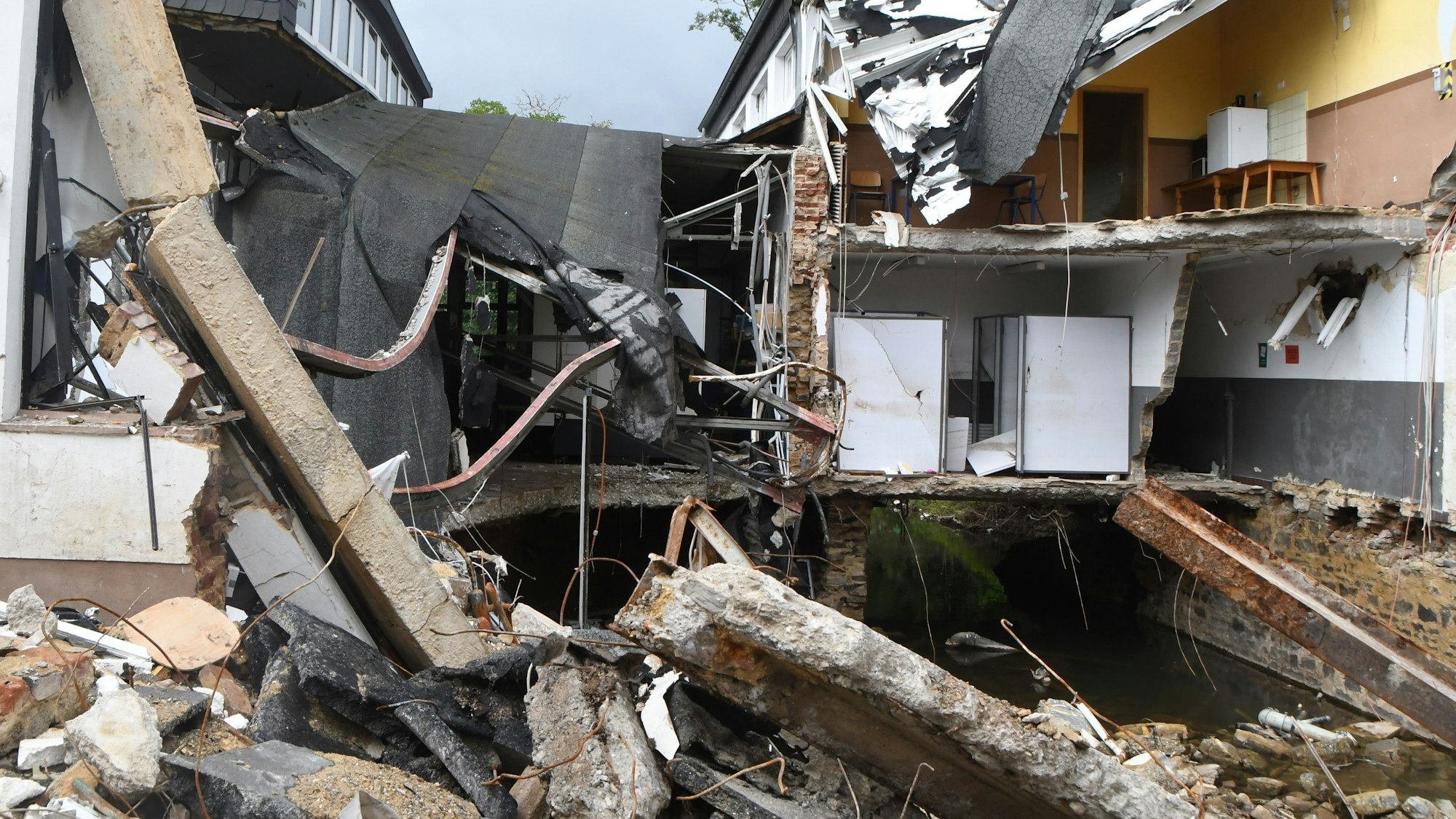 Das Werksgelände in Eicherscheid war beim Hochwasser praktisch komplett verwüstet worden.