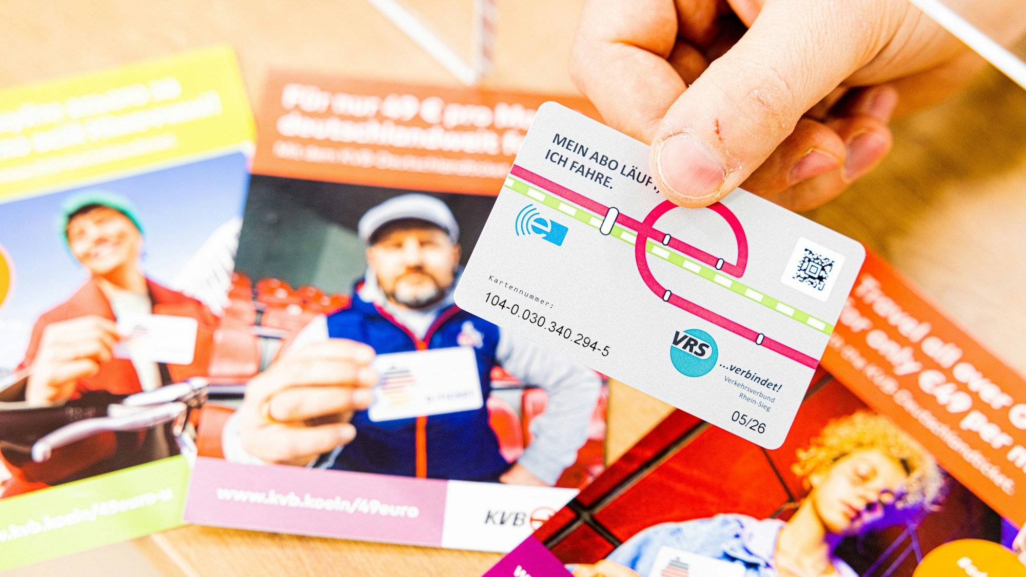 Direkt abholen konnten Kunden das Deutschlandticket an den KVB-Kundenzenten.