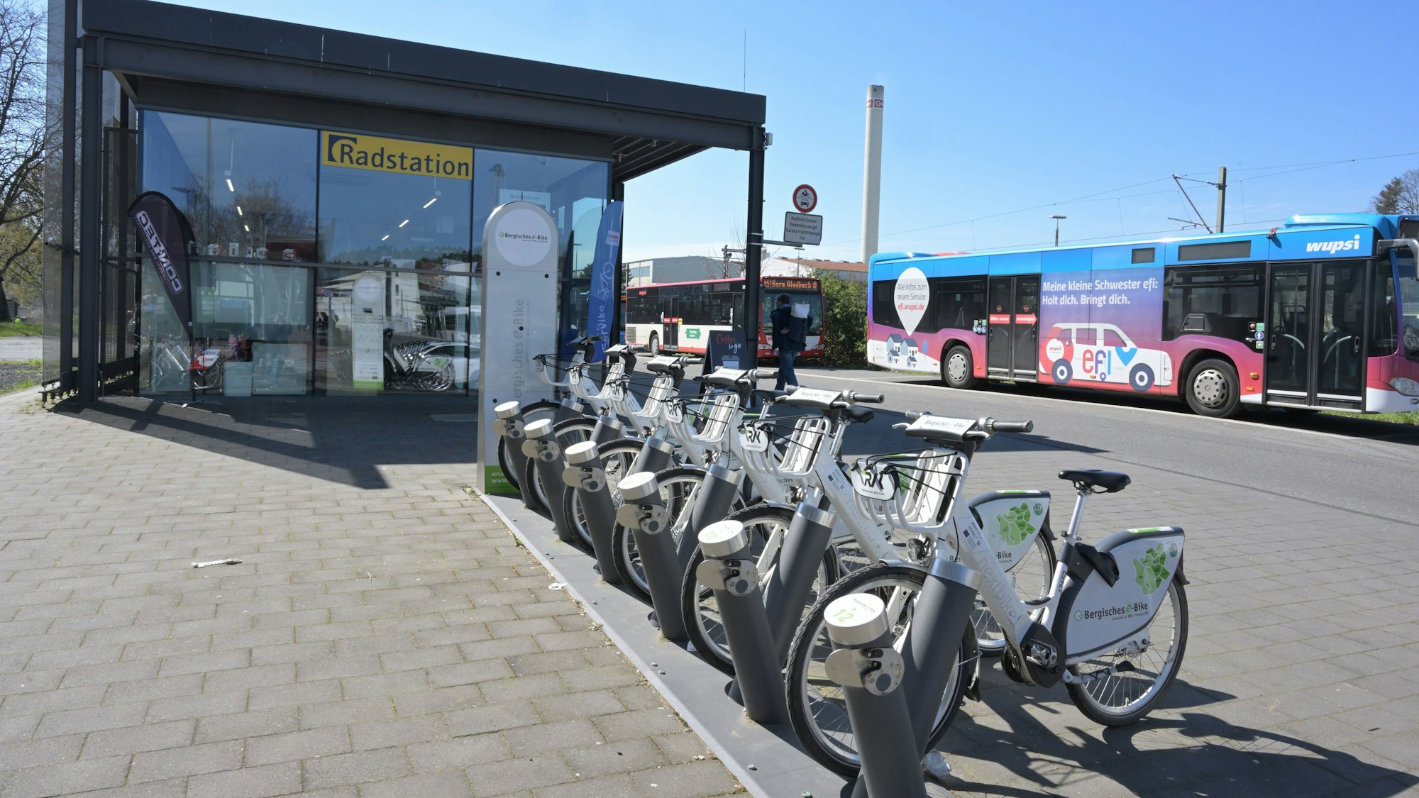 Die Radstation am Bahnhof in Bergisch Gladbach.