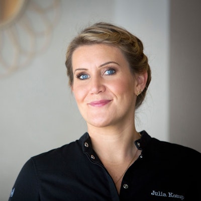 Julia Komp in ihrem Restaurant „Sahila“, das sich ab sofort Sternerestaurant nennen darf.