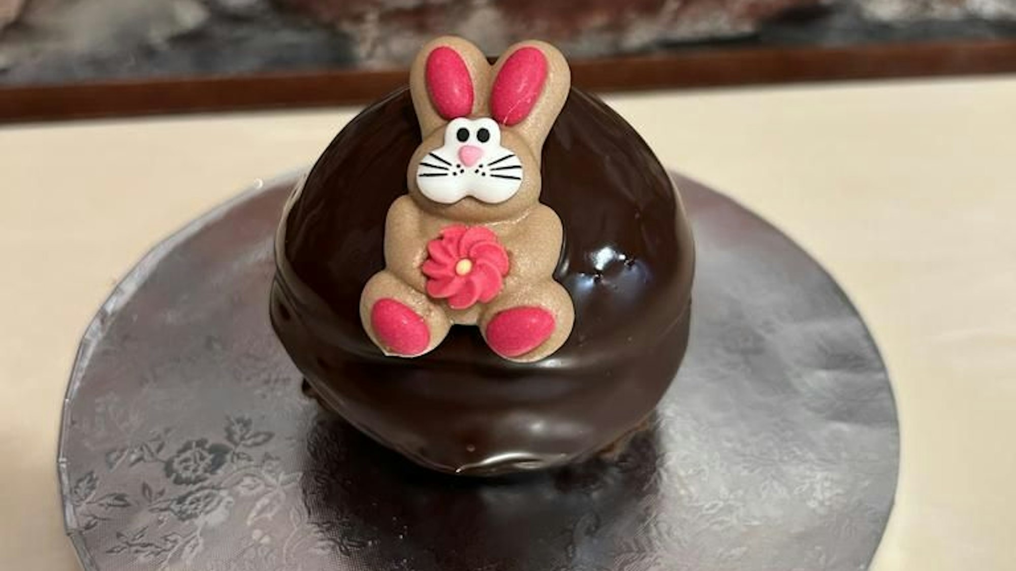 Süßes zum Fest haben die Inhaber Mariam Sfar und Bernd Bonnen im Stadt-Café Kremer kreiert.