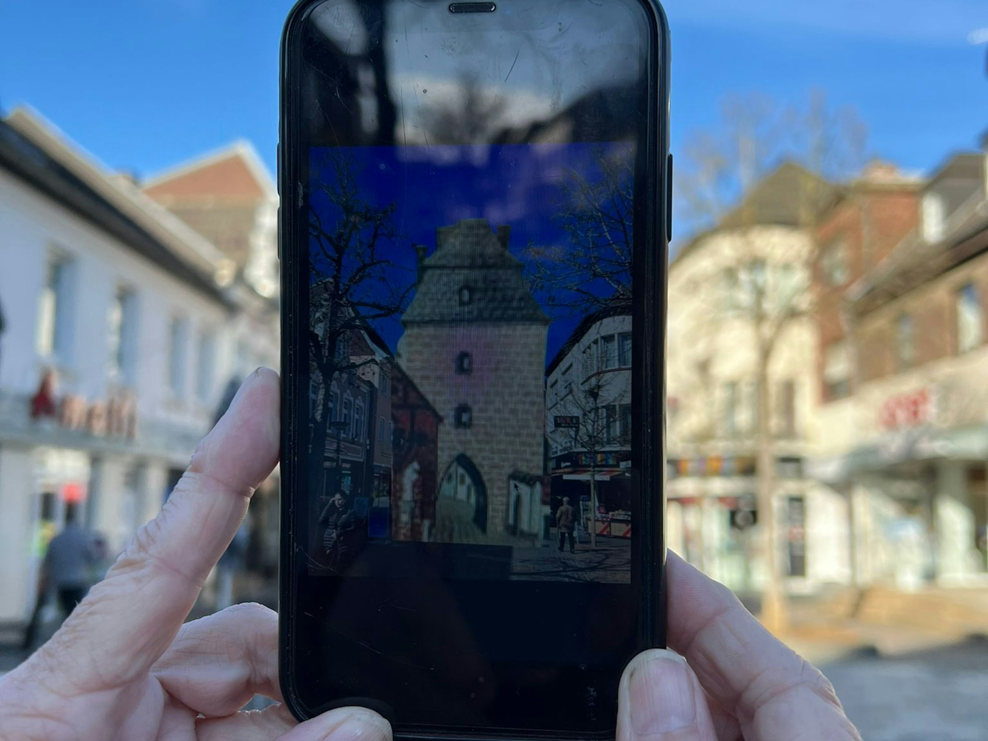 Als Testversion gibt es das alte Kölner Tor in der Bergheimer Stadtmauer schon virtuell.
