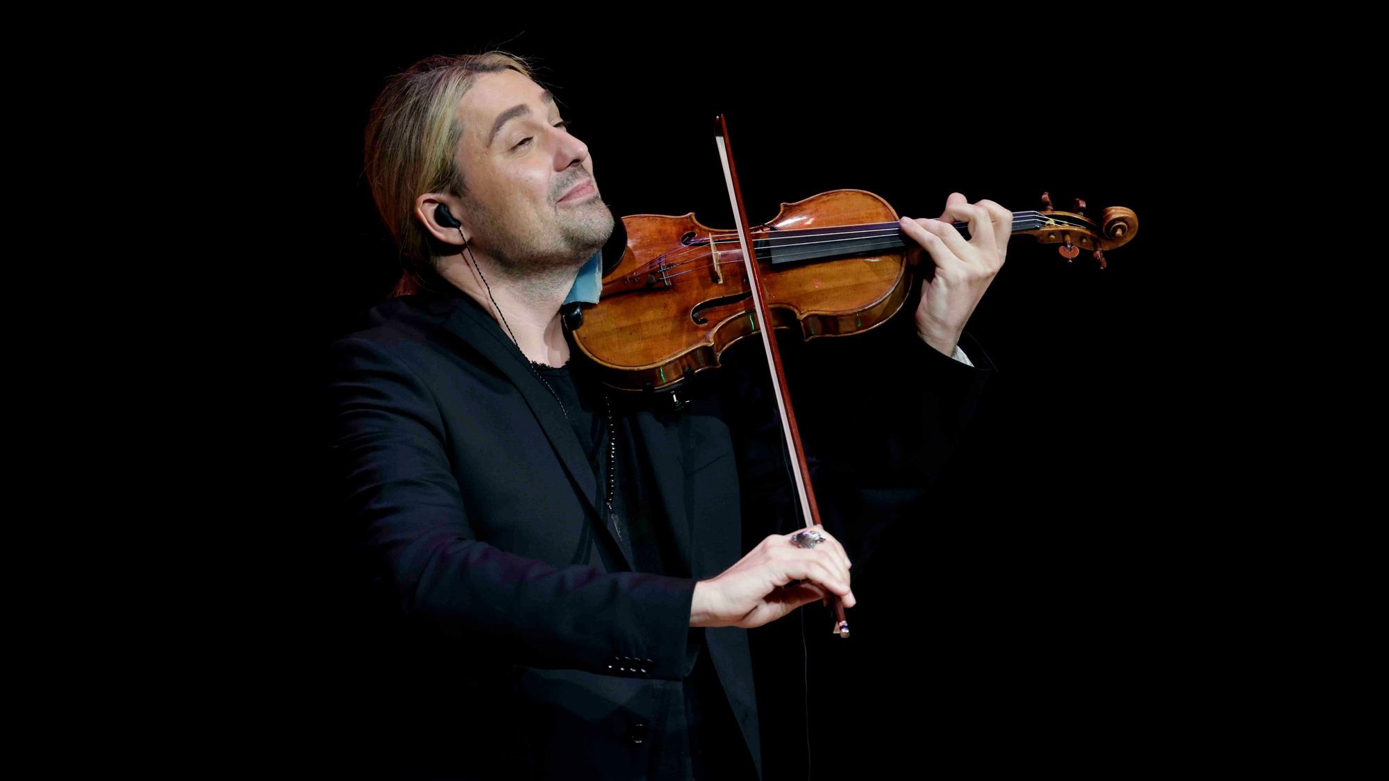 David Garrett spielt Geige.