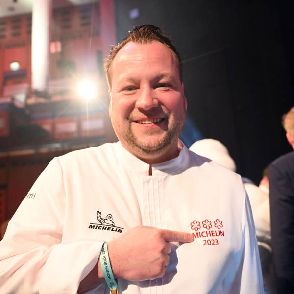 Jan Hartwig vom Restaurant „Jan“ in München wird bei der Preisverleihung des Restaurantführers „Guide Michelin“ für Deutschland mit dem dritten Stern ausgezeichnet.