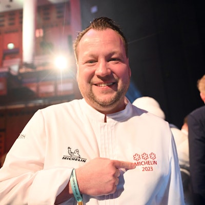 Jan Hartwig vom Restaurant „Jan“ in München wird bei der Preisverleihung des Restaurantführers „Guide Michelin“ für Deutschland mit dem dritten Stern ausgezeichnet.
