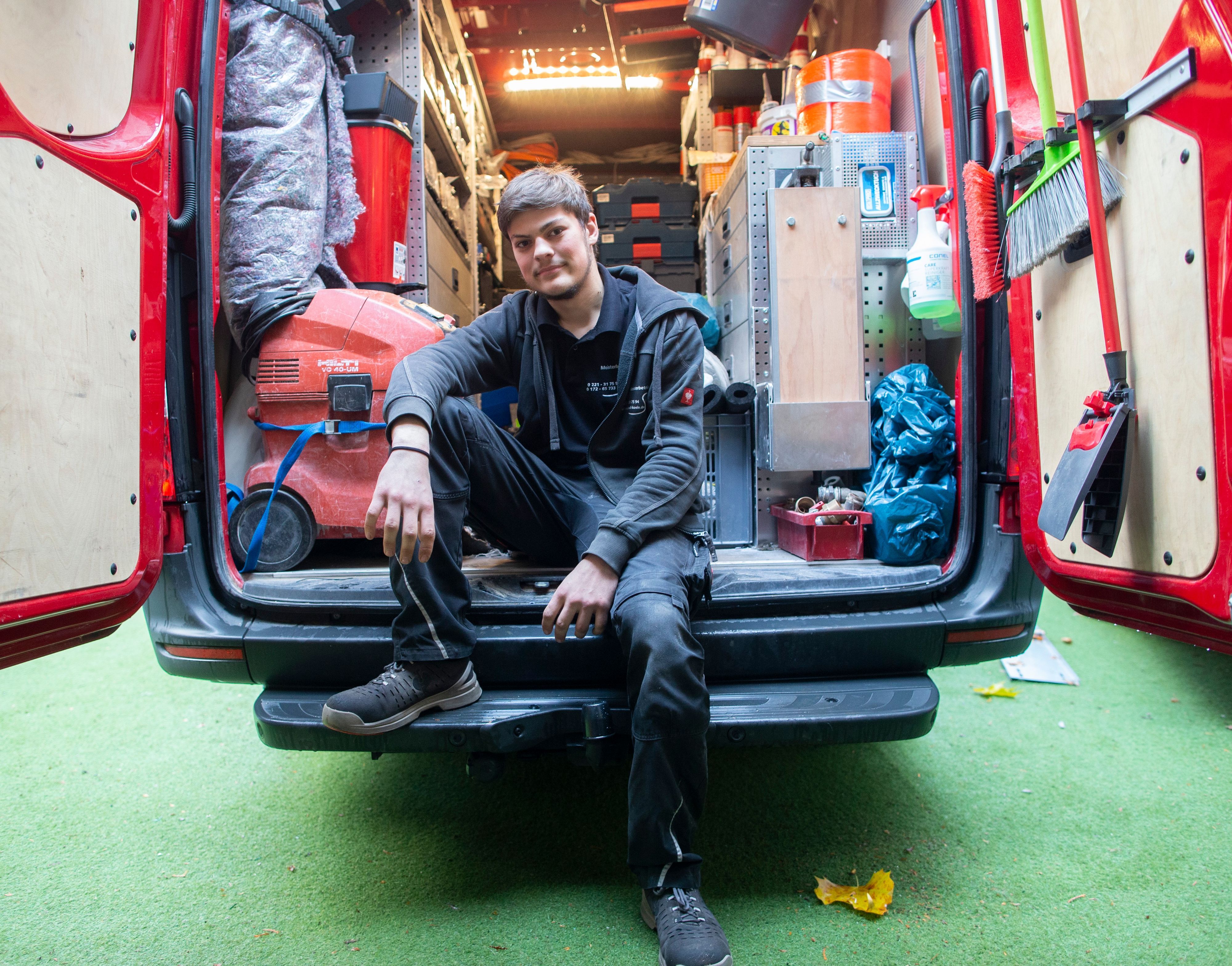Das ist sein Ding: Raphael K. mag es, an verschiedene Orten zu arbeiten und immer neue Aufgaben zu bewältigen.