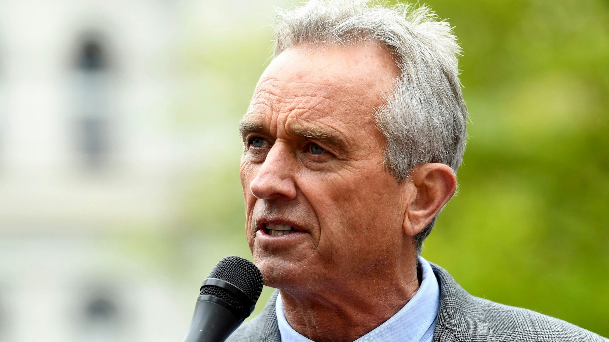 Rechtsanwalt Robert F. Kennedy Jr. spricht im New York State Capitol in Albany.