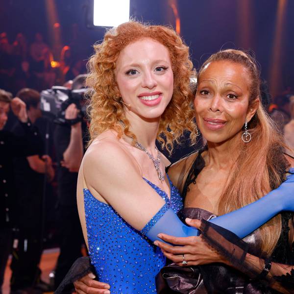 Model Anna Ermakova mit ihrer Mutter Angela Ermakova bei der 16. Staffel der RTL-Tanzshow Let s Dance im MMC Coloneum.
