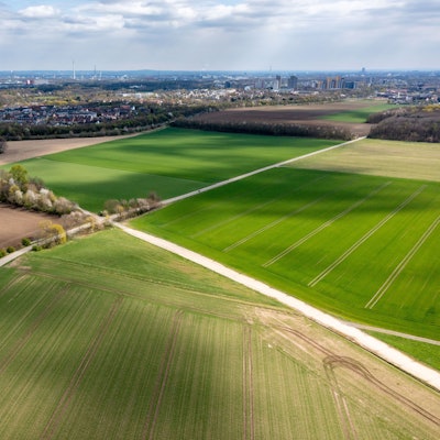 Eine Drohnenaufnahme zeigt das Gelände, auf dem das Veedel entstehen könnte.