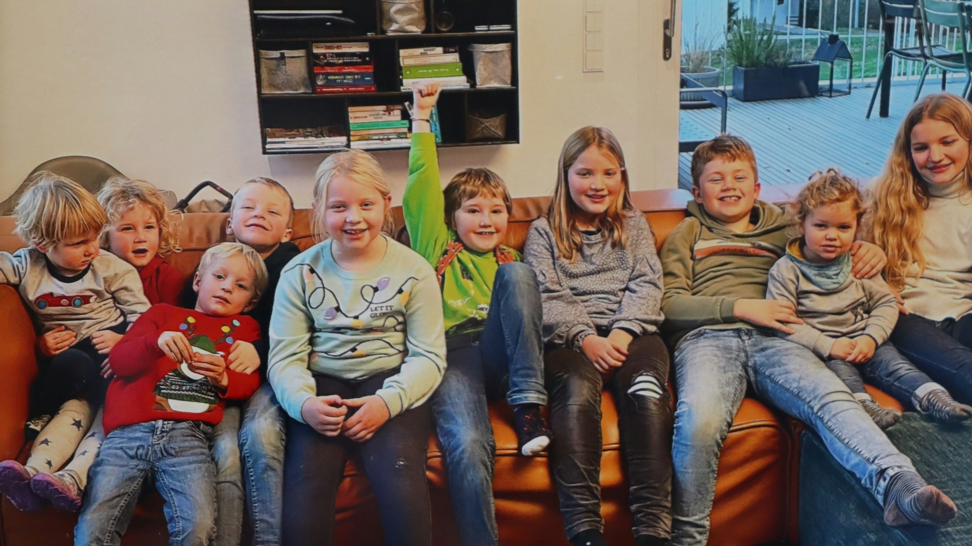 Das Bild zeigt die Enkel und Ur-Enkelkinder von Johann und Gertrud Ullrich.