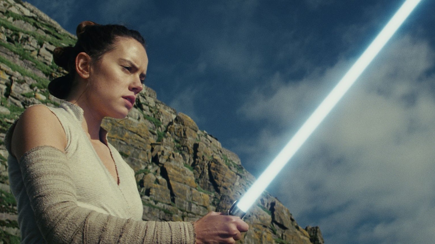 Rey (Daisy Ridley) kehrt in den neuen Star-Wars-Episoden auf die Kino-Leinwände zurück.
