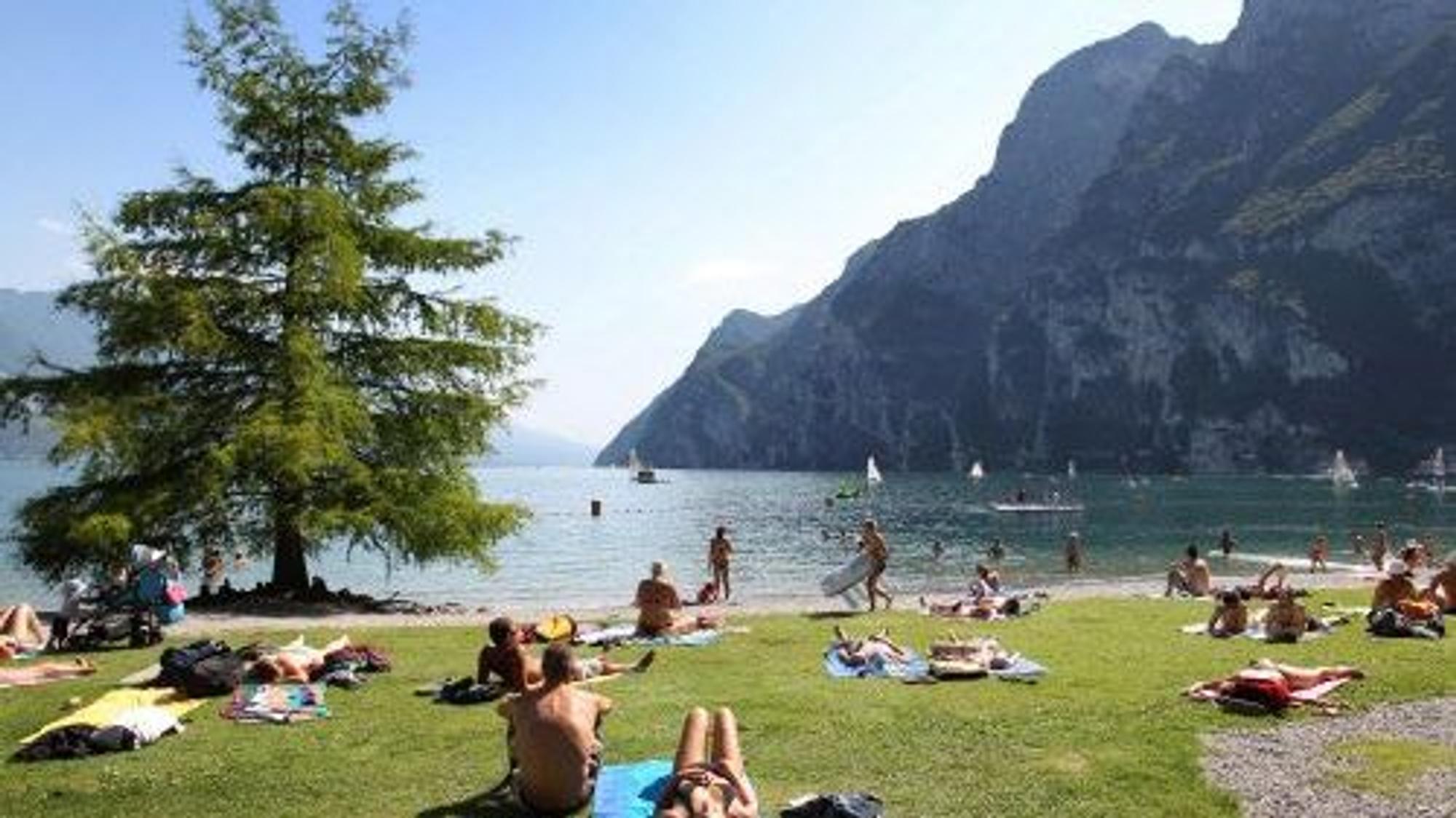 Strandszene am Gardasee