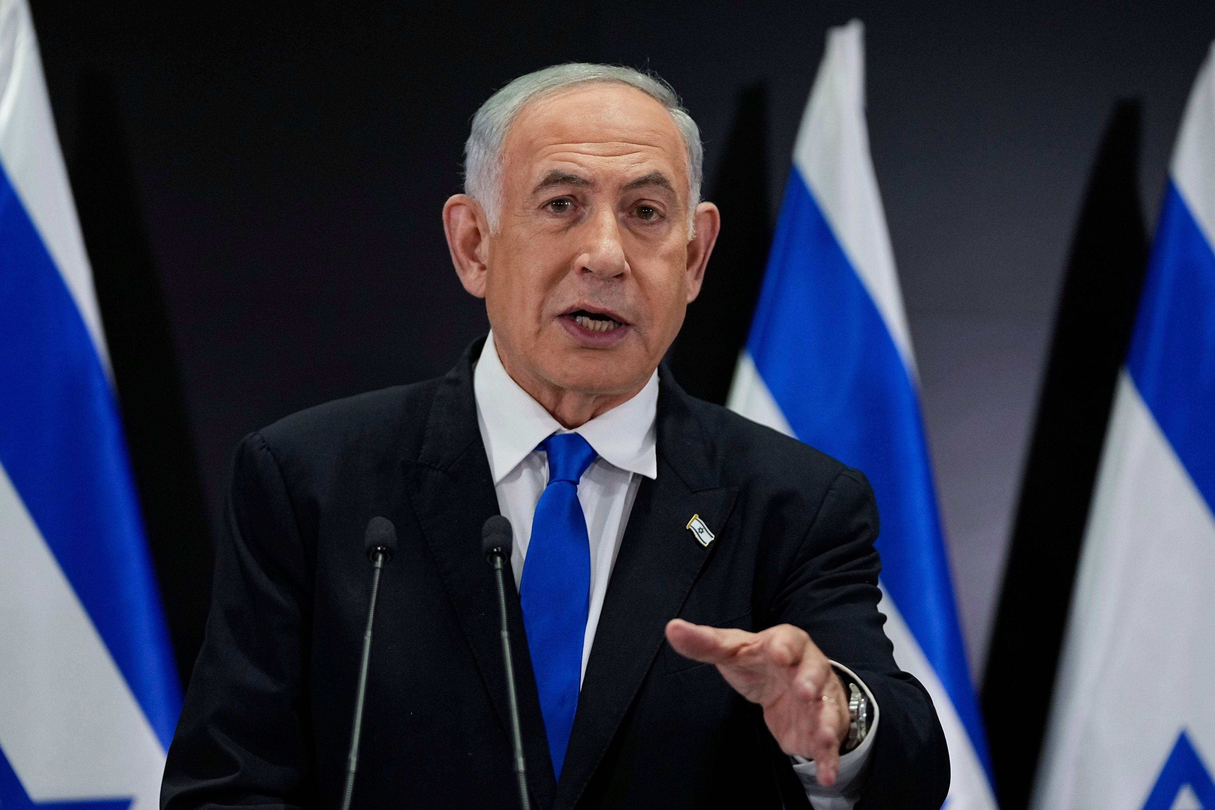 Benjamin Netanjahu, Premierminister von Israel, spricht während einer Pressekonferenz.