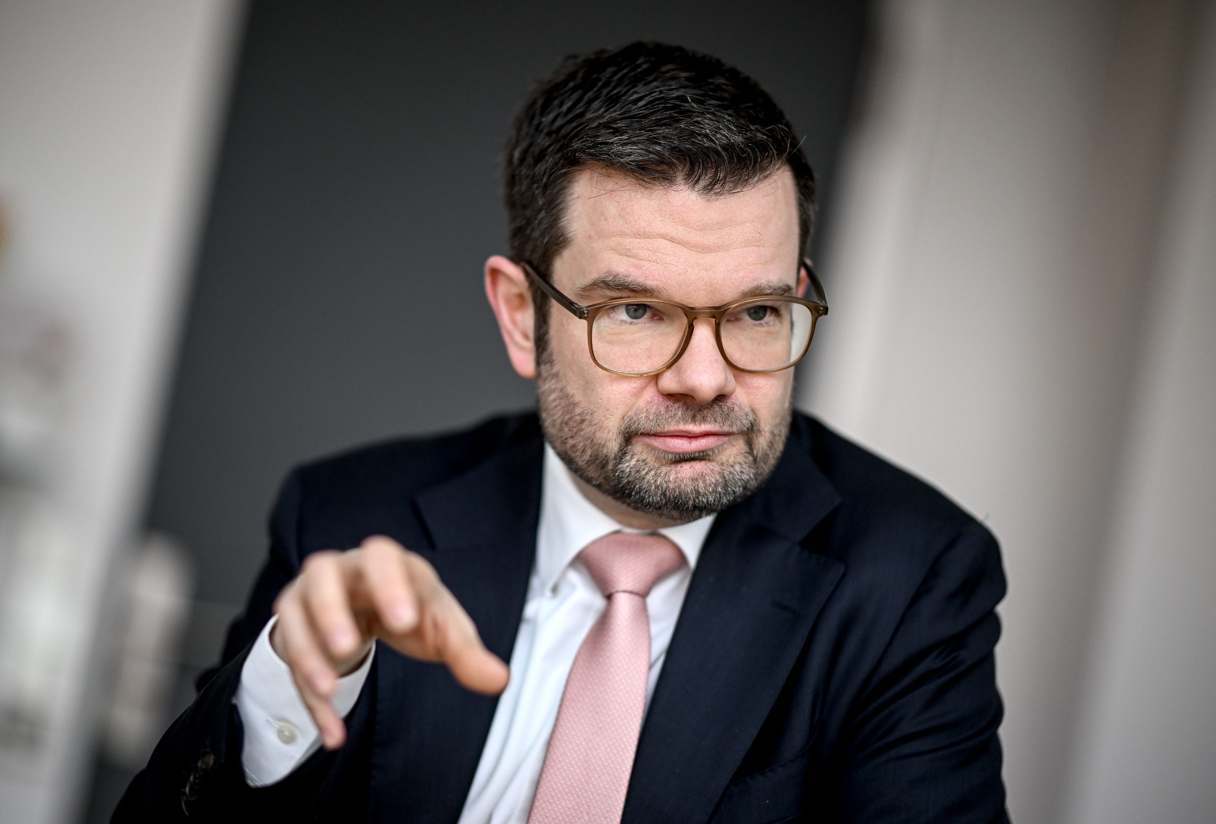 Marco Buschmann (FDP), Bundesminister der Justiz, will das Gesetz gegen Missbrauchsdarstellungen bald reformieren.