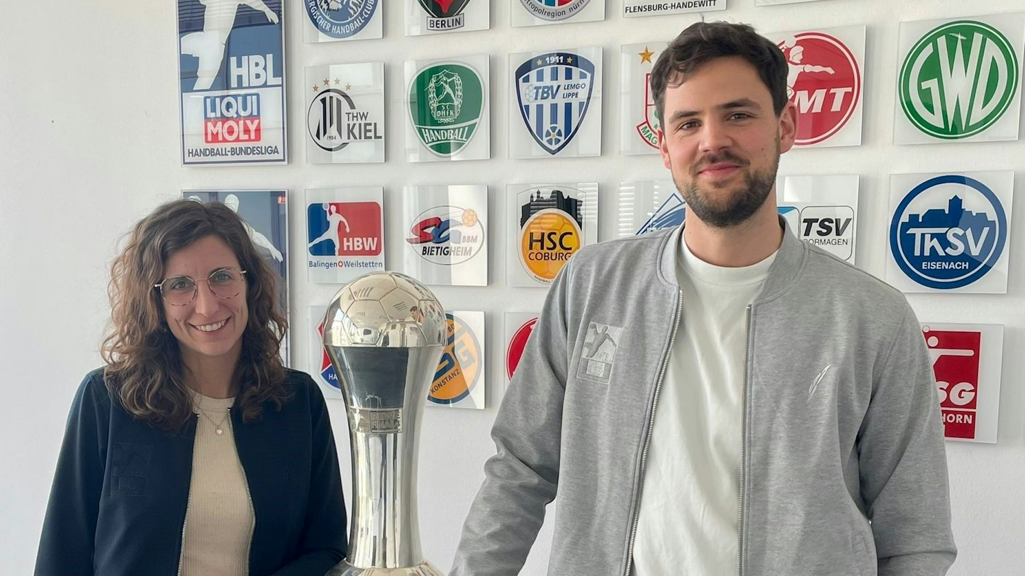 Mareen Milse und Daniel Koenen mit dem DHB-Pokal