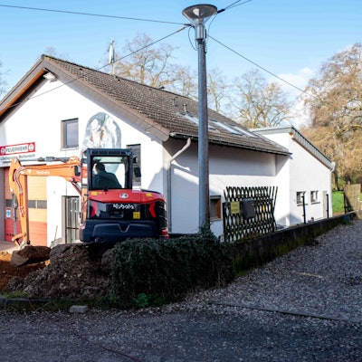 Es ist das Feuerwehrgerätehaus in Metternich zu sehen.