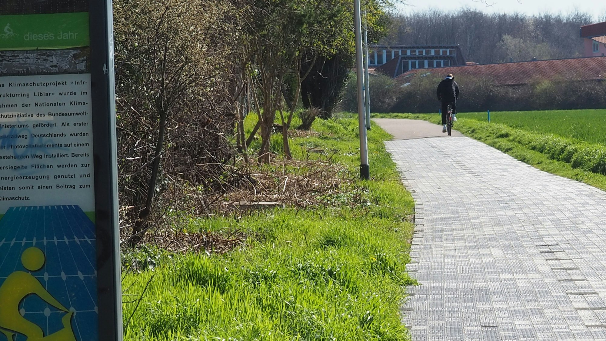 Solarradweg in Erftstadt-Liblar in schlechtem Zustand
