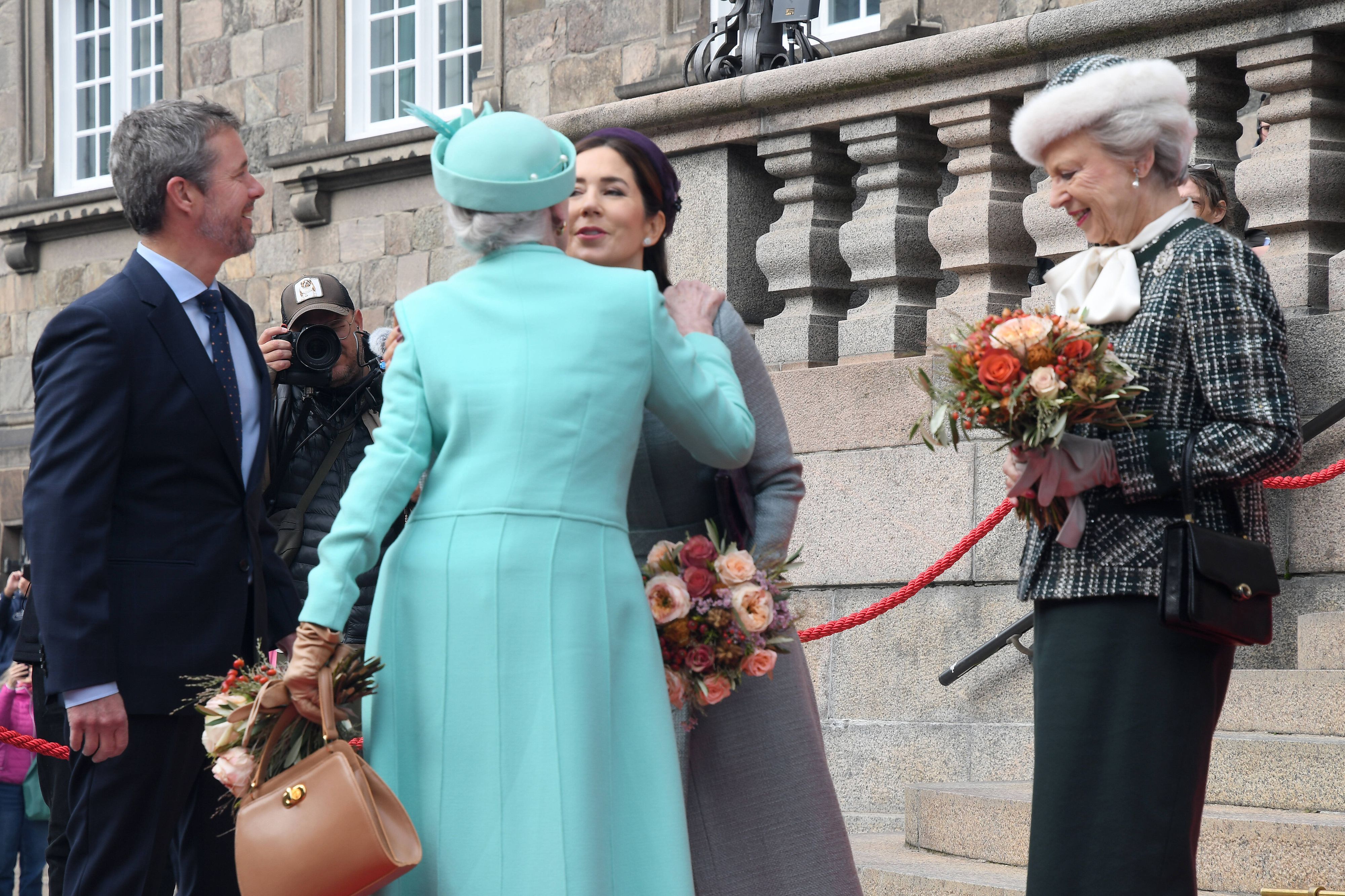 Königin Margrethe II., Kronprinz Frederik und Kronprinzessin Mary und Benedikte zu Dänemark bei der Eröffnung des dänischen Parlamentes.