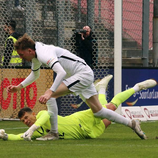 Kevin Rauhut bei einer seiner Paraden gegen Elversberg.