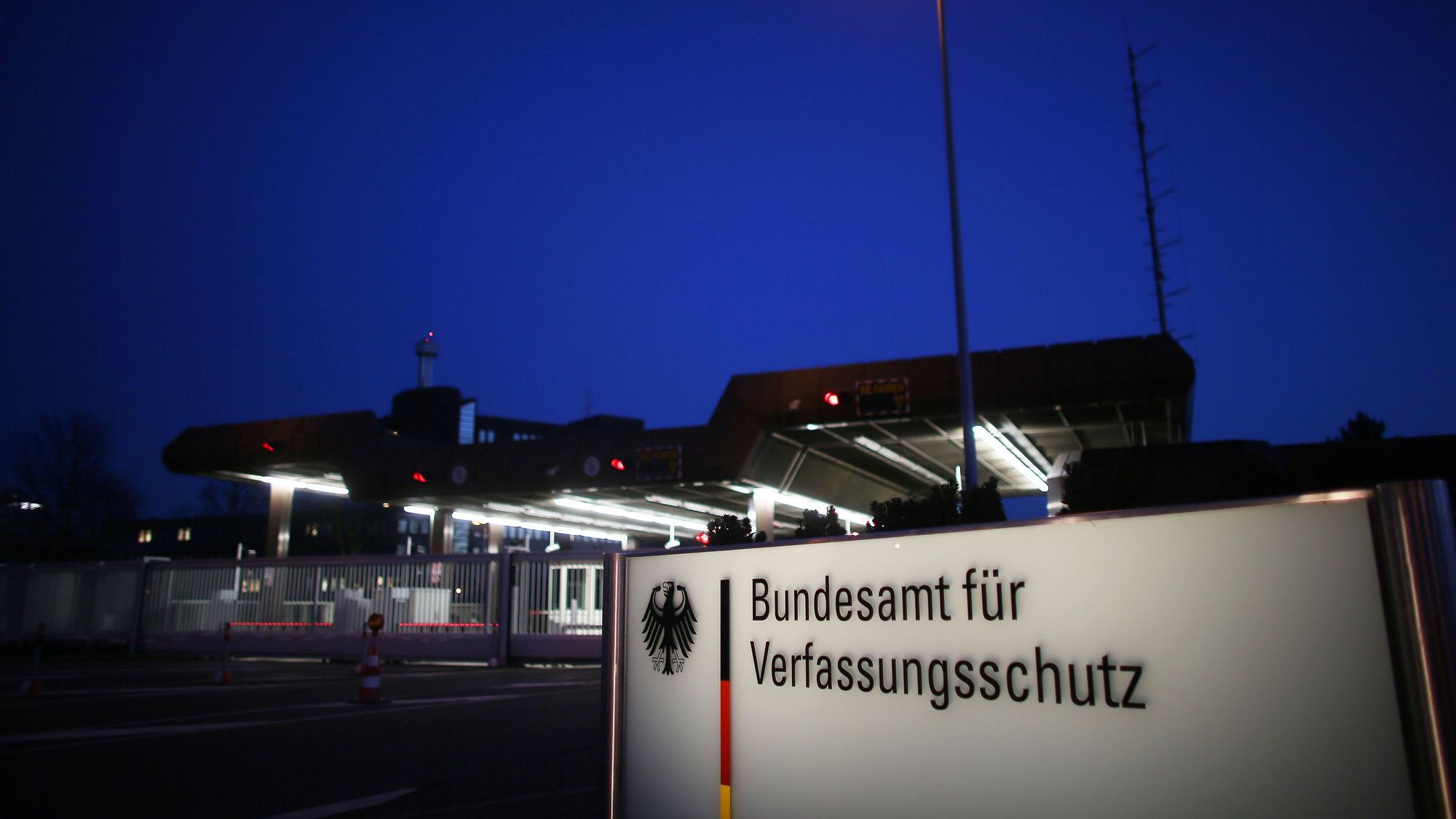 Der Verfassungsschutz hat den Ex-Politiker Roger Beckamp im Visier.