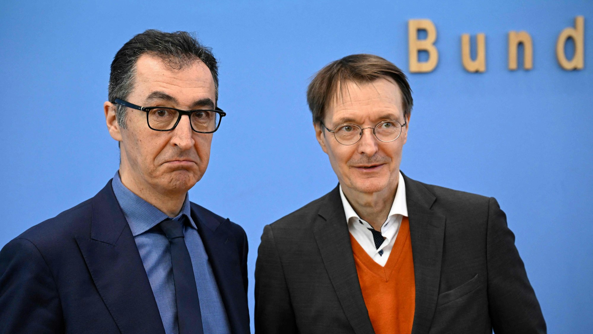 Gesundheitsminister Karl Lauterbach und Agrarminister Cem Özdemir auf der Pressekonferenz am Mittwoch in Berlin.
