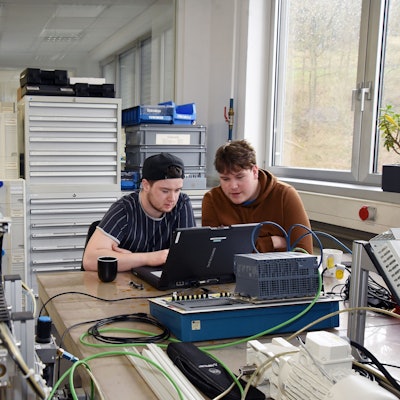 Das Familienunternehmen BPW Bergische Achsen beschäftigt allein in Wiehl 1500 Mitarbeitende, darunter 100 Auszubildende.