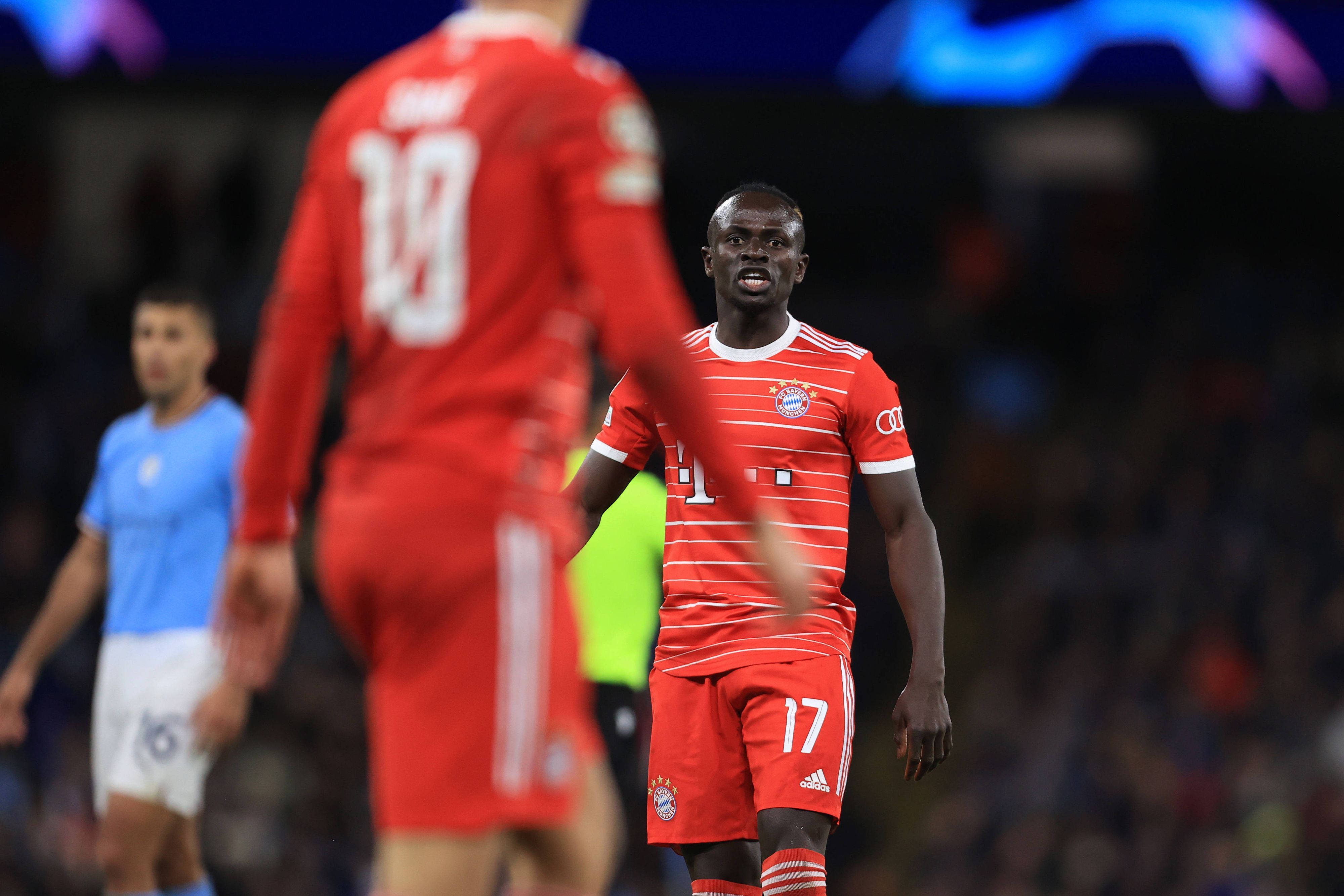 Schon während des Spiels lieferten sich Sadio Mané und Leroy Sané ein Wortgefecht.