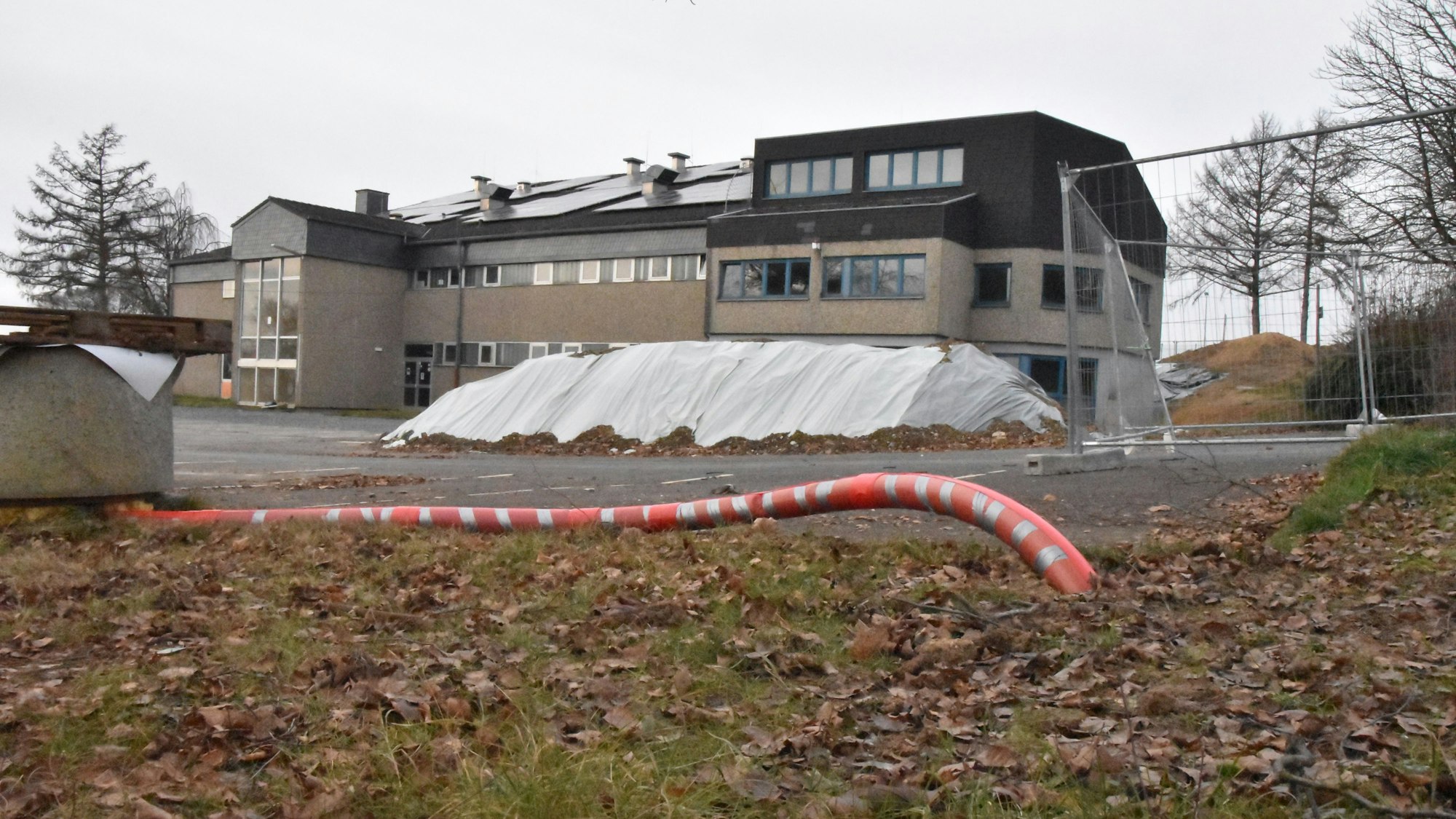 Die Bröltalhalle wird saniert.